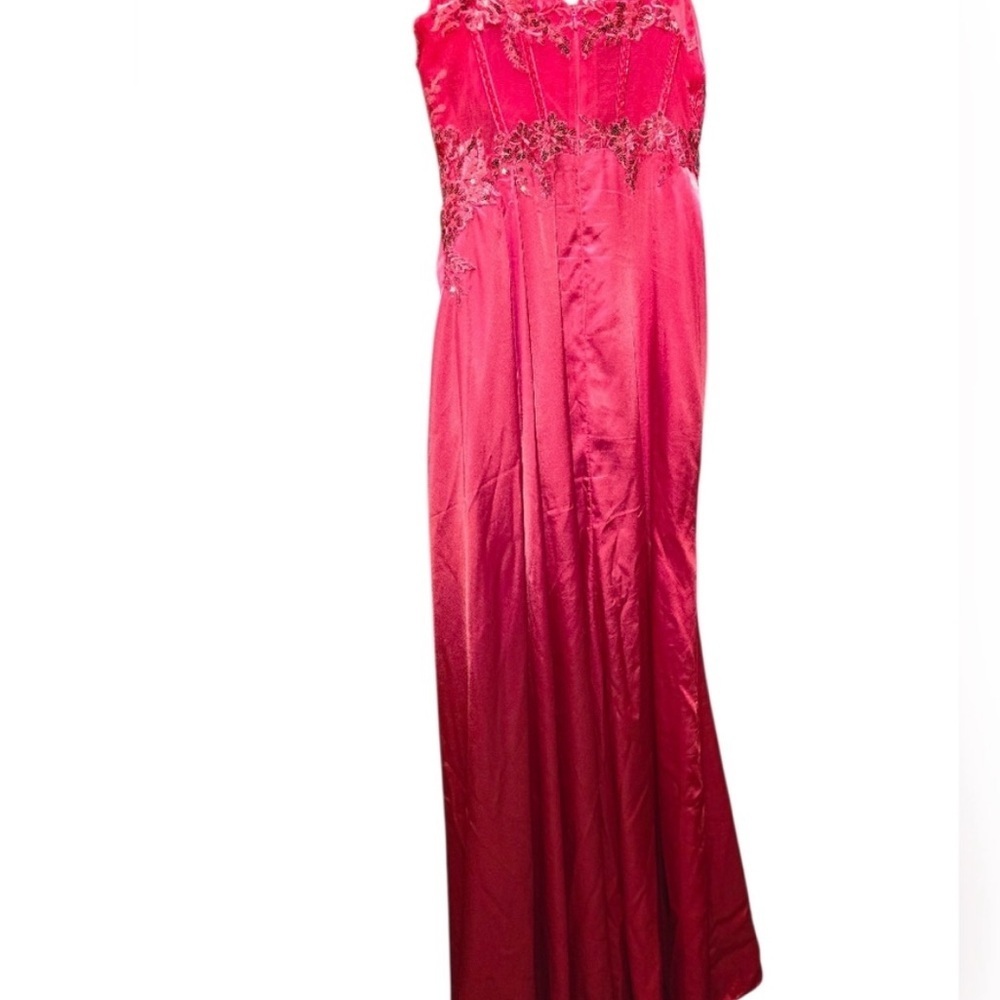 Elegant Red Evening Gown - Picture 3 of 5